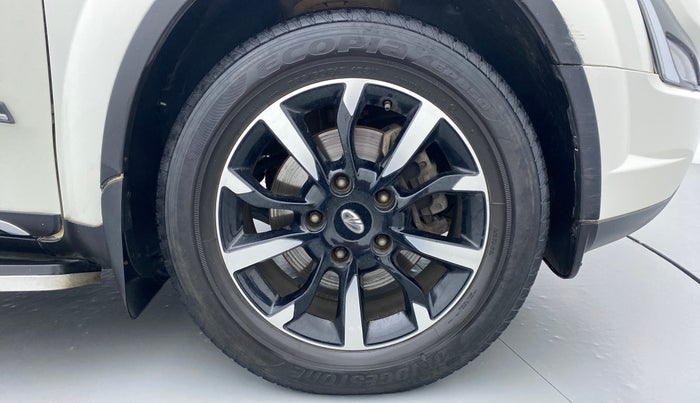 2019 Mahindra XUV500 W11 (O), Diesel, Manual, 44,823 km, Right Front Wheel