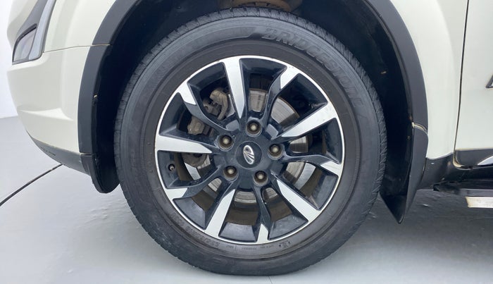 2019 Mahindra XUV500 W11 (O), Diesel, Manual, 44,823 km, Left Front Wheel