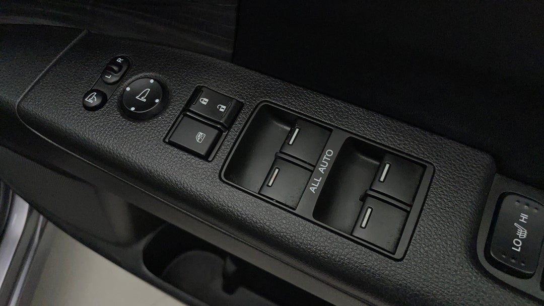 2016 Honda Odyssey Vti-l, Automatic, 116832 km, Drivers Side Door Panel Controls