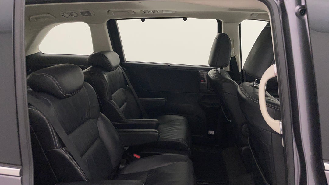2016 Honda Odyssey Vti-l, Automatic, 116832 km, Right Side Rear Door Cabin View