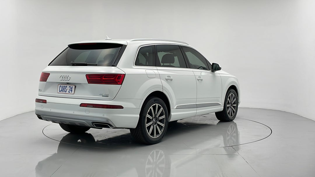 Right Back Diagonal (45- Degree) View