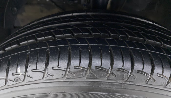 2018 Maruti Baleno DELTA PETROL 1.2, Petrol, Manual, 58,752 km, Left Front Tyre Tread