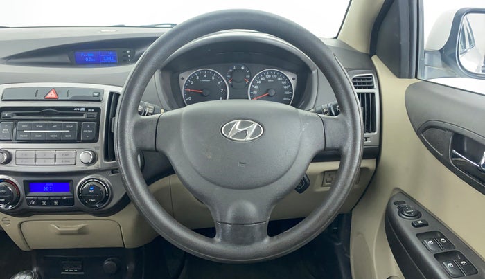 2013 Hyundai i20 MAGNA O 1.2, Petrol, Manual, 37,099 km, Steering Wheel Close Up