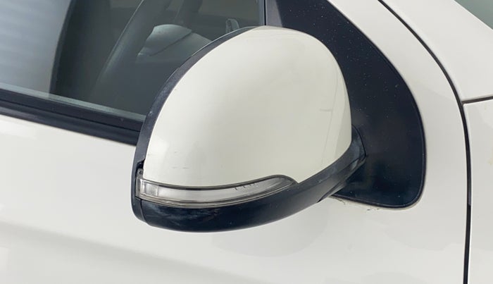 2013 Hyundai i20 MAGNA O 1.2, Petrol, Manual, 37,099 km, Right rear-view mirror - Cover has minor damage