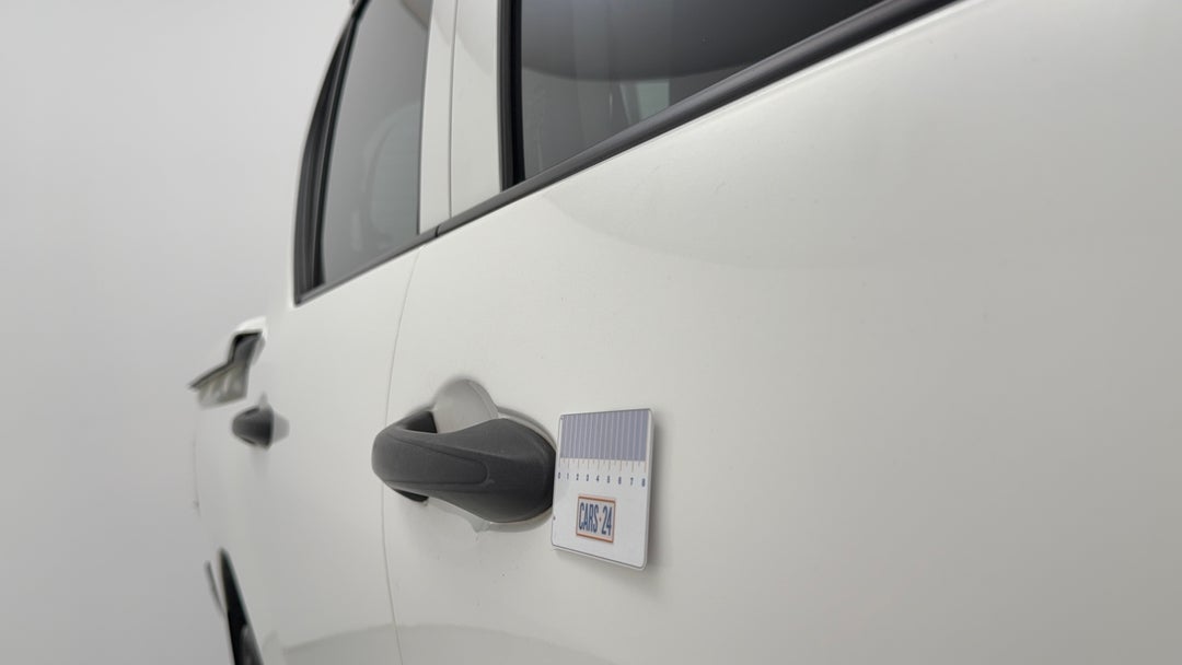 2017 Toyota Hilux Workmate, Automatic, 147470 km, Doors Front RHS Dent