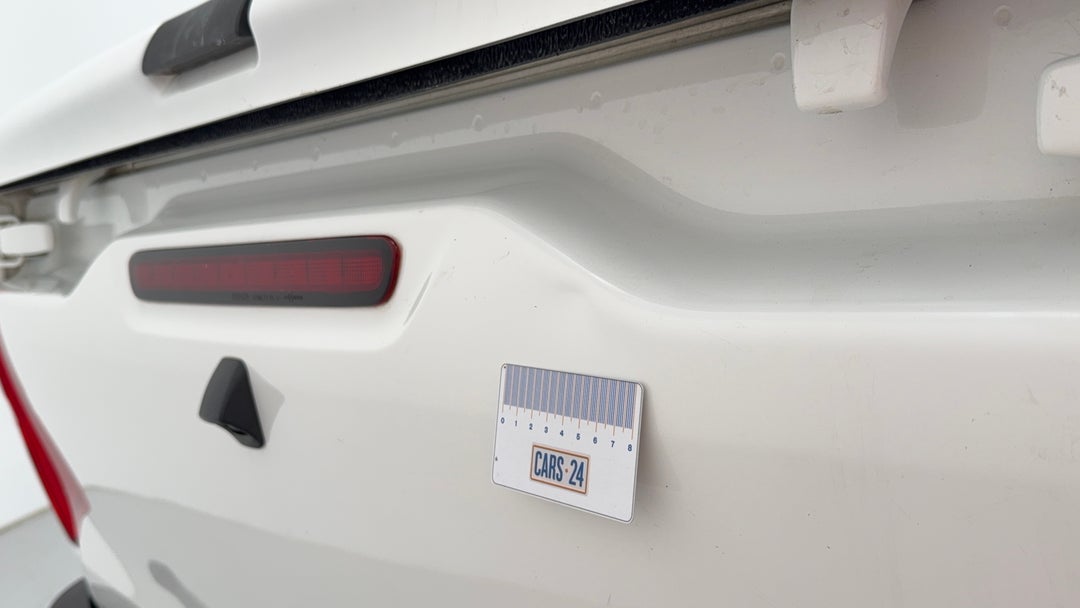 2017 Toyota Hilux Workmate, Automatic, 147470 km, Boot / Tailgate Tailgate Dent