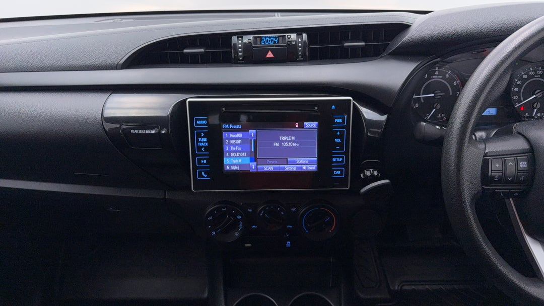 2017 Toyota Hilux Workmate, Automatic, 147470 km, Center Console