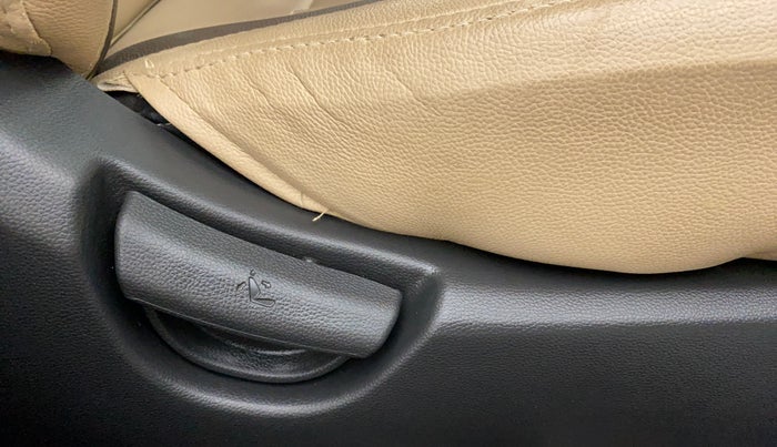 2018 Hyundai Grand i10 SPORTZ 1.2 KAPPA VTVT, Petrol, Manual, 16,566 km, Driver Side Adjustment Panel