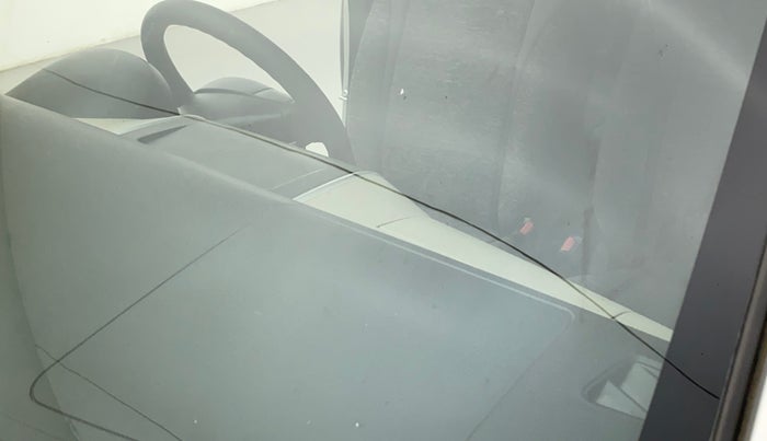 2013 Maruti Wagon R 1.0 LXI, Petrol, Manual, 75,729 km, Front windshield - Minor spot on windshield