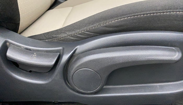 2015 Hyundai Elite i20 ASTA 1.2, Petrol, Manual, 45,665 km, Driver Side Adjustment Panel