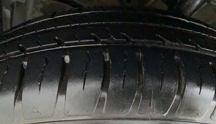 2020 Maruti Dzire VXI, Petrol, Manual, 12,461 km, Left Front Tyre Tread