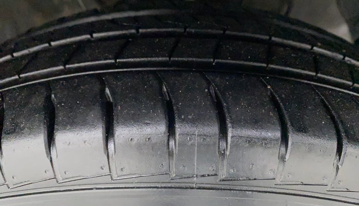 2019 Hyundai NEW SANTRO 1.1 MAGNA MT, Petrol, Manual, 9,137 km, Right Front Tyre Tread