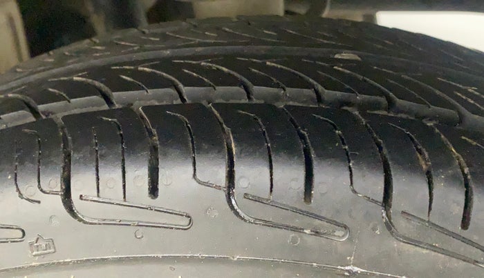 2012 Maruti Zen Estilo LXI CNG, CNG, Manual, 1,03,141 km, Left Rear Tyre Tread