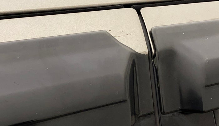 2018 Maruti Swift ZXI AMT, Petrol, Automatic, 59,782 km, Front passenger door - Door visor damaged