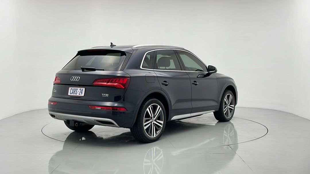 Right Back Diagonal (45- Degree) View