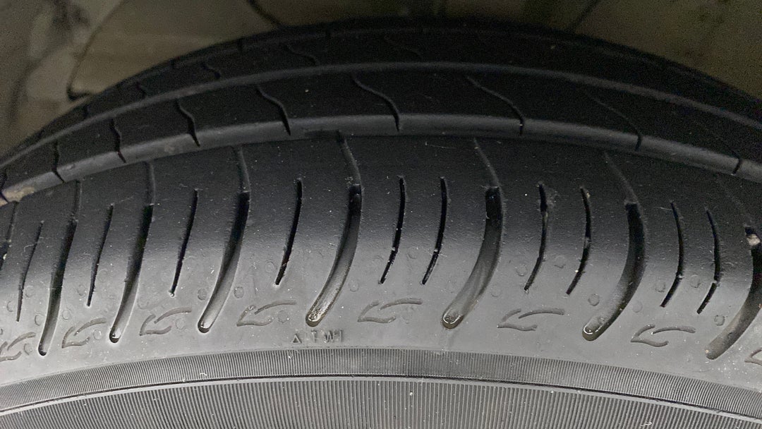Left Front Tyre Tread