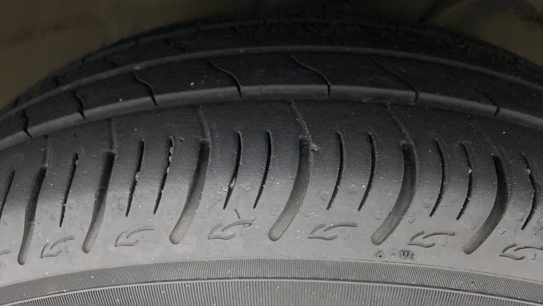 Right Front Tyre Tread