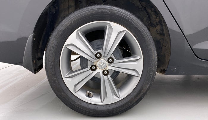 2018 Hyundai Verna 1.6 CRDI SX + AT, Diesel, Automatic, 46,823 km, Right Rear Wheel