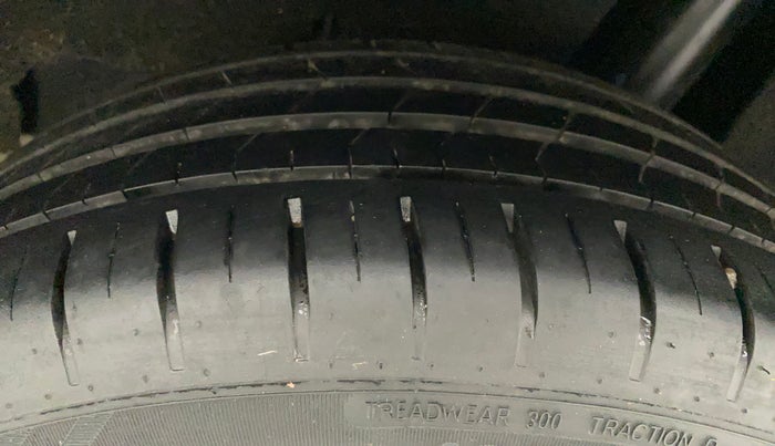 2018 Maruti Baleno ALPHA PETROL 1.2, Petrol, Manual, 14,122 km, Left Rear Tyre Tread
