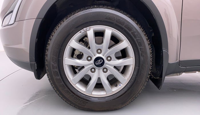 2020 Mahindra XUV500 W9, Diesel, Manual, 11,283 km, Left Front Wheel