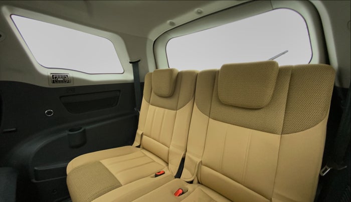 2020 Mahindra XUV500 W9, Diesel, Manual, 11,283 km, Third Seat Row ( optional )