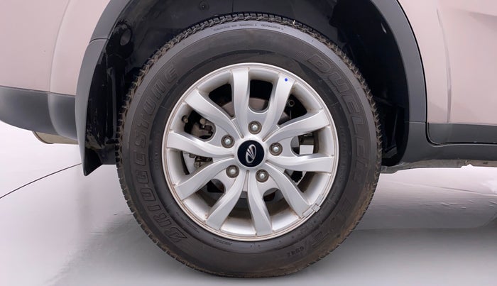 2020 Mahindra XUV500 W9, Diesel, Manual, 11,283 km, Right Rear Wheel