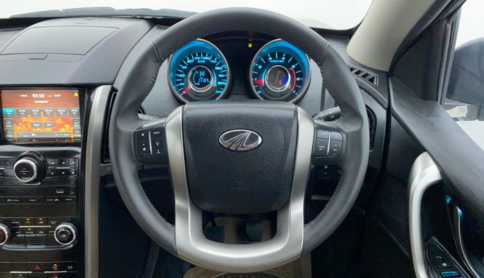 2020 Mahindra XUV500 W9, Diesel, Manual, 11,283 km, Steering Wheel Close Up