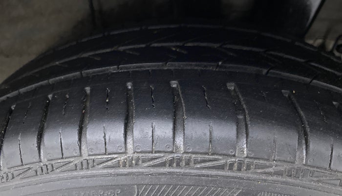 2014 Hyundai Xcent S 1.2 OPT, Petrol, Manual, 30,675 km, Left Rear Tyre Tread