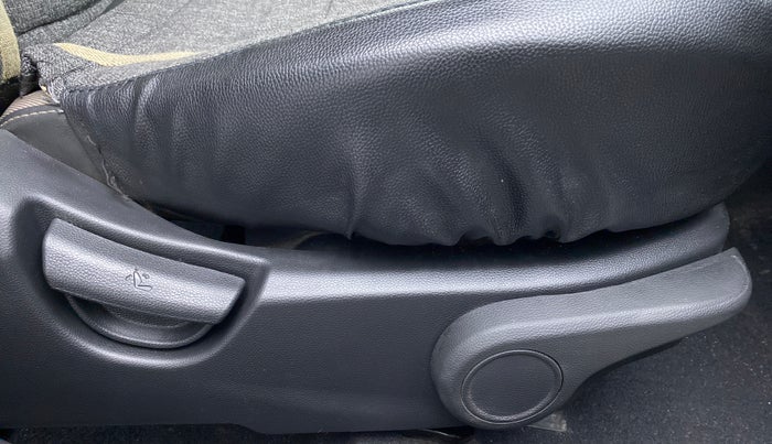 2014 Hyundai Xcent S 1.2 OPT, Petrol, Manual, 30,675 km, Driver Side Adjustment Panel
