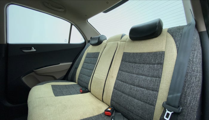 2014 Hyundai Xcent S 1.2 OPT, Petrol, Manual, 30,675 km, Right Side Rear Door Cabin