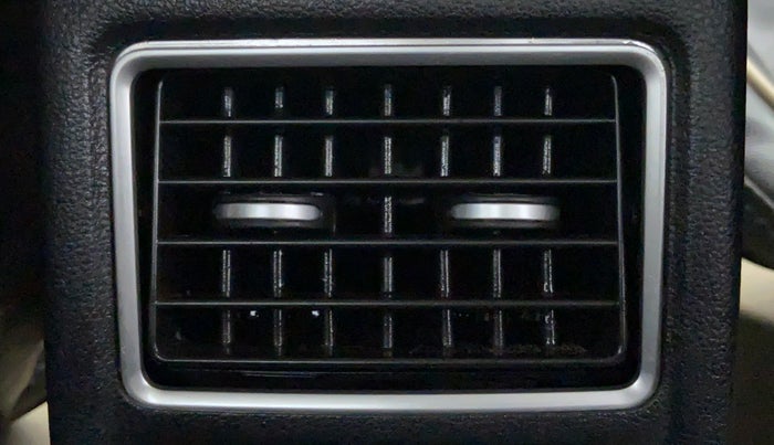 2016 Volkswagen Ameo HIGHLINE 1.2, Petrol, Manual, 39,600 km, Rear AC Vents