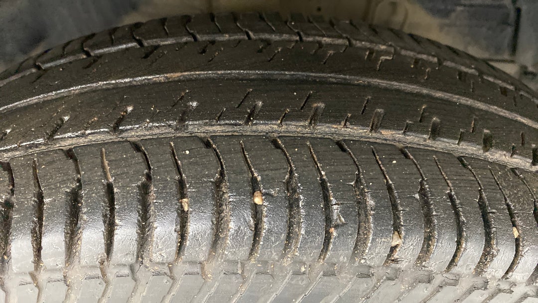 Right Front Tyre Tread