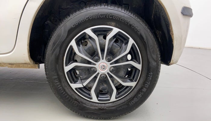 2011 Toyota Etios Liva G, Petrol, Manual, 28,822 km, Left Rear Wheel