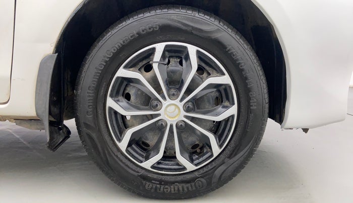 2011 Toyota Etios Liva G, Petrol, Manual, 28,822 km, Right Front Wheel