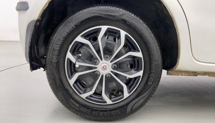 2011 Toyota Etios Liva G, Petrol, Manual, 28,822 km, Right Rear Wheel