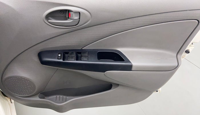 2011 Toyota Etios Liva G, Petrol, Manual, 28,822 km, Driver Side Door Panels Control