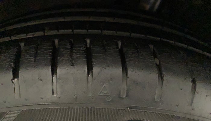 2018 Maruti Baleno ZETA CVT PETROL 1.2, Petrol, Automatic, 29,002 km, Right Rear Tyre Tread