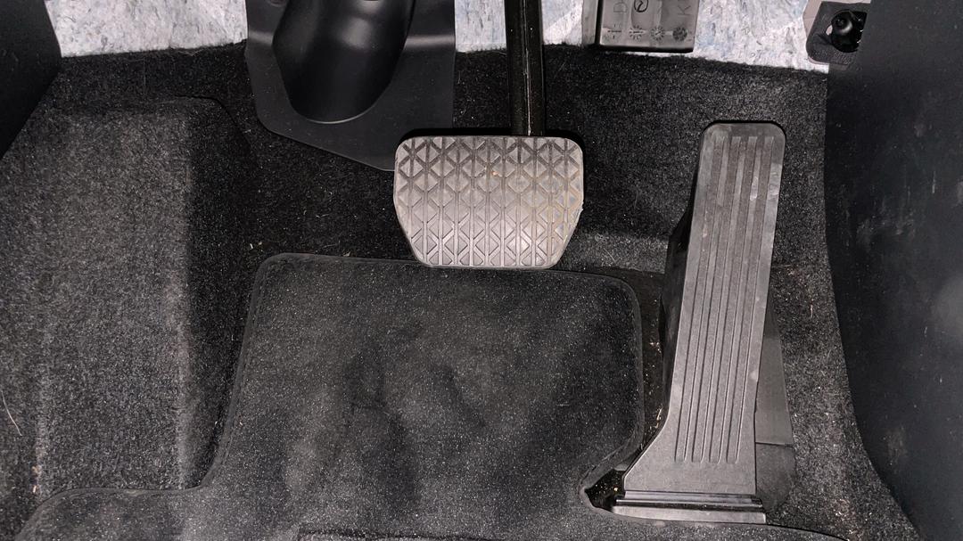 2023 Mazda CX-3 Maxx Sport (FWD), Automatic, 9429 km, Pedals and Footmat