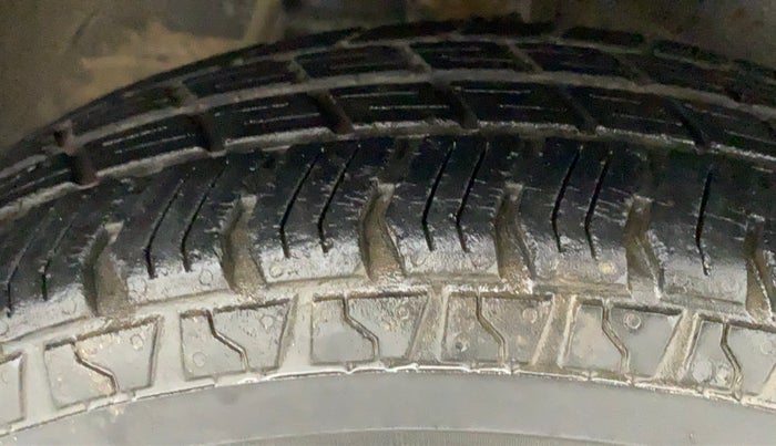 2018 Maruti Alto 800 LXI CNG, CNG, Manual, 15,023 km, Right Front Tyre Tread