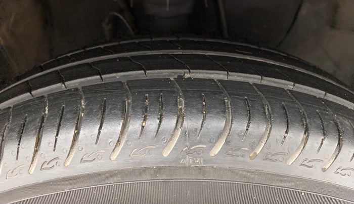 2019 Hyundai Elite i20 SPORTZ PLUS 1.2, Petrol, Manual, 51,977 km, Right Front Tyre Tread