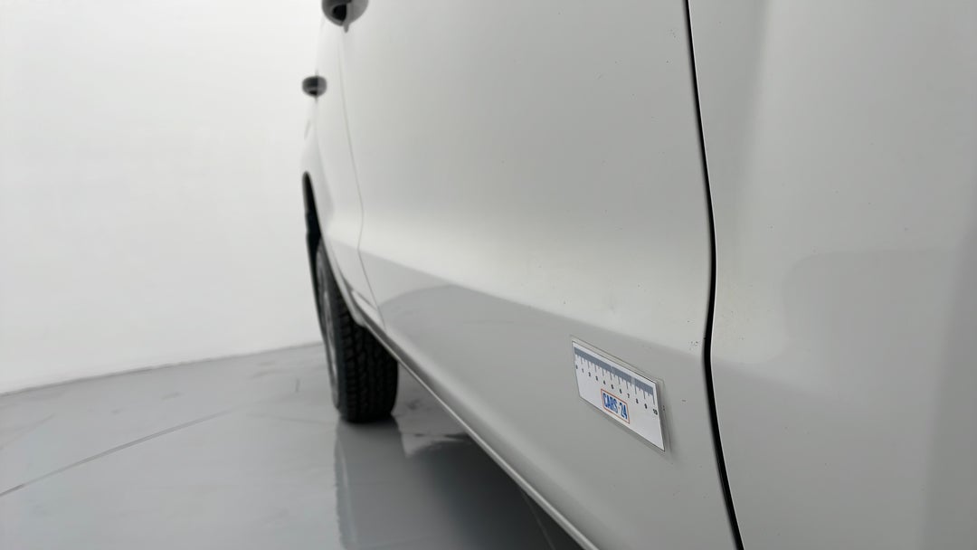 2016 Volkswagen Amarok Tdi420 (4x2), Automatic, 127888 km, Doors Front RHS Dent