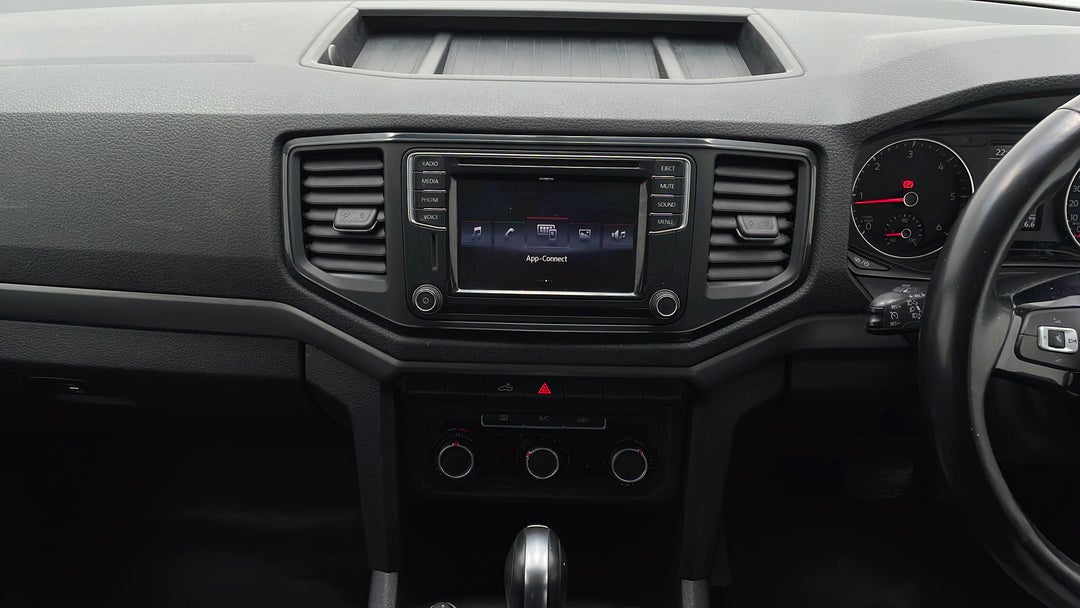 2016 Volkswagen Amarok Tdi420 (4x2), Automatic, 127888 km, Center Console