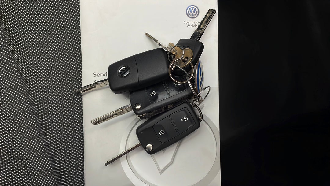 2016 Volkswagen Amarok Tdi420 (4x2), Automatic, 127888 km, Key Close-up