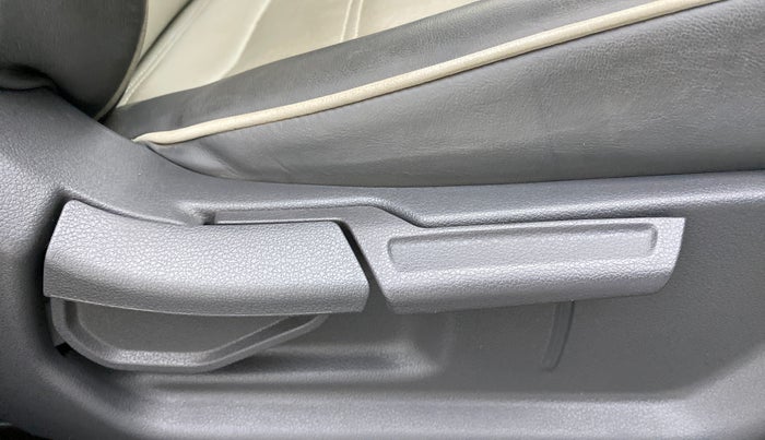 2021 Hyundai GRAND I10 NIOS SPORTZ CNG MT, CNG, Manual, 21,187 km, Driver Side Adjustment Panel