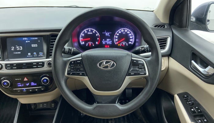 2017 Hyundai Verna 1.6 SX VTVT, Petrol, Manual, 52,559 km, Steering Wheel Close Up
