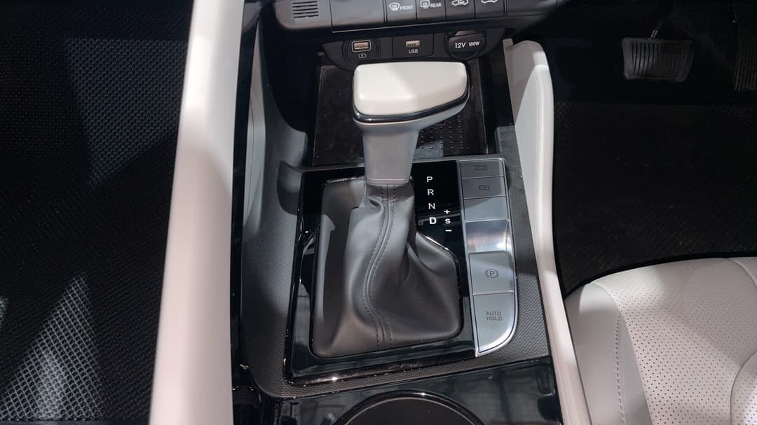 2022 Hyundai i30 Elite, Automatic, 66505 km, Gear Lever 
