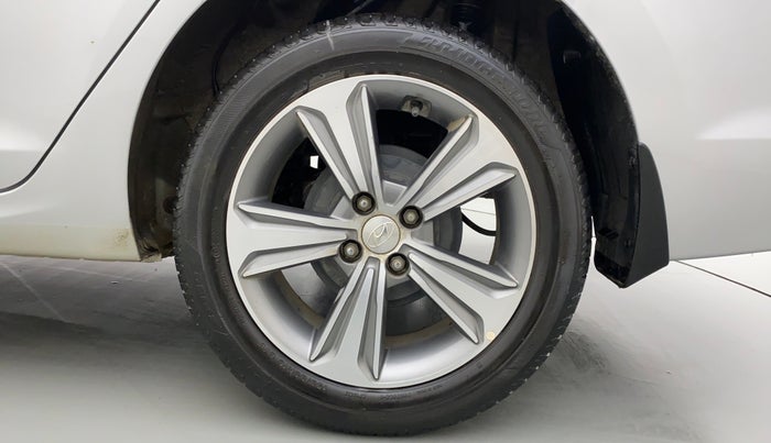 2017 Hyundai Verna FLUIDIC 1.6 SX VTVT, Petrol, Manual, 33,835 km, Left Rear Wheel