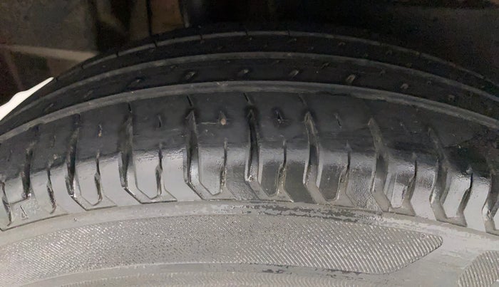 2017 Maruti Dzire VXI, Petrol, Manual, 45,846 km, Right Rear Tyre Tread