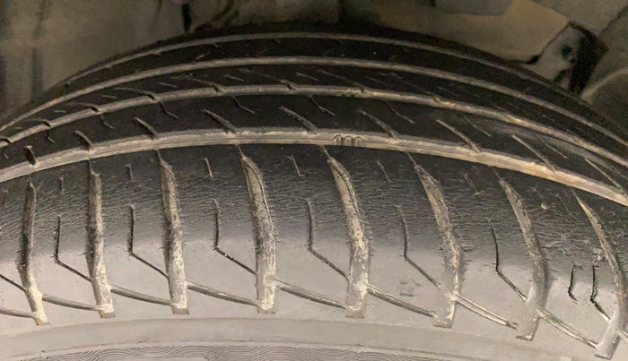2018 Renault Duster RXS CVT, Petrol, Automatic, 29,311 km, Right Front Tyre Tread