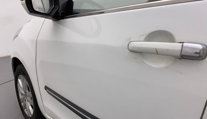 2016 Maruti Ertiga ZDI SHVS, Diesel, Manual, 32,479 km, Front passenger door - Paint has faded